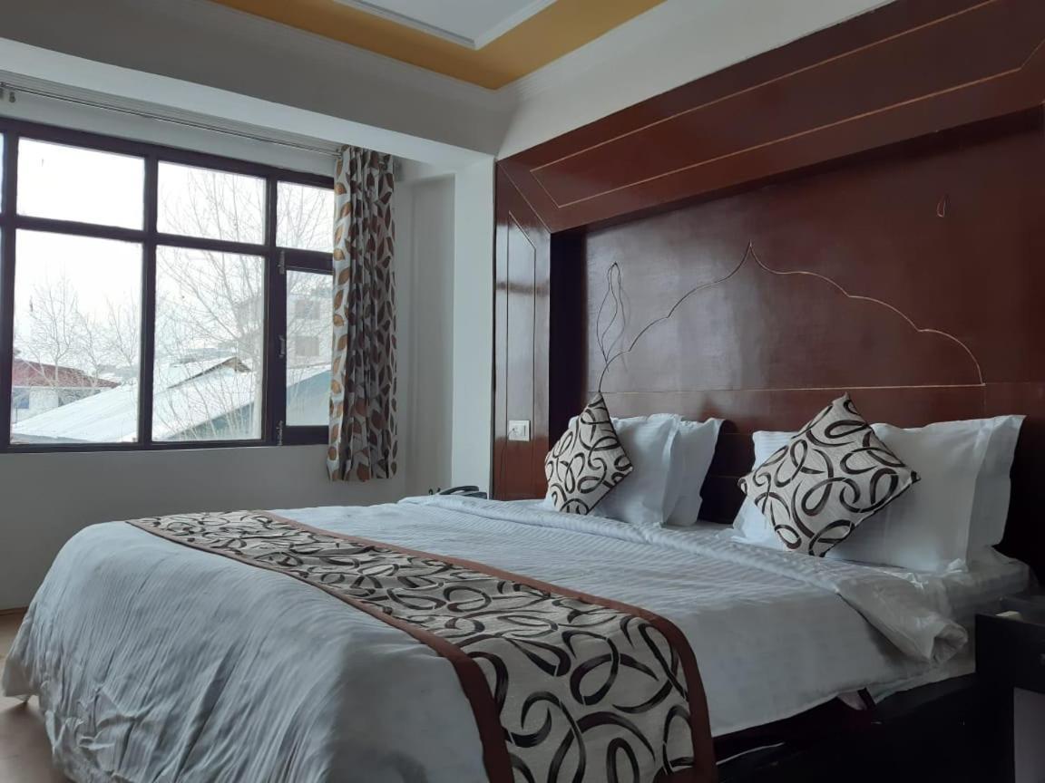 Hotel D Indian คาร์กิล ภายนอก รูปภาพ